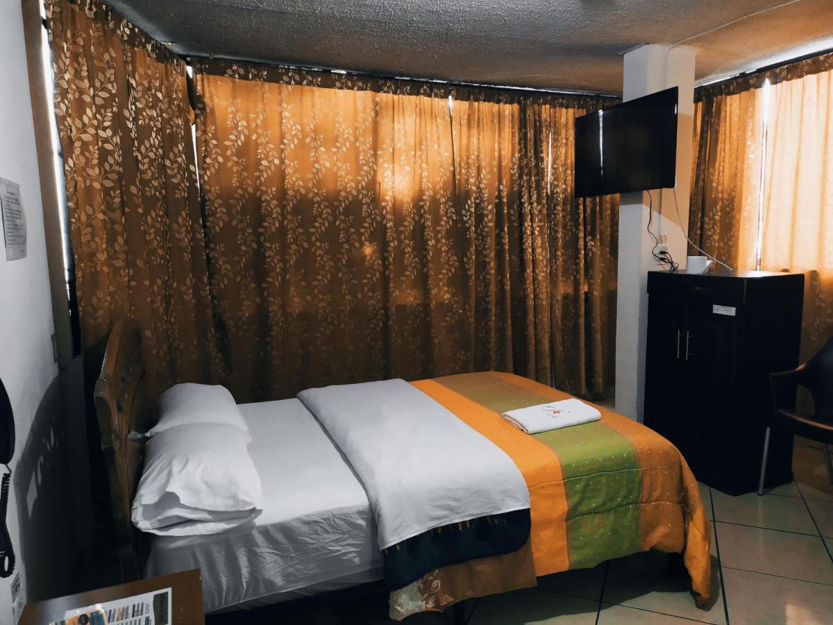 Hostal Ajavi Del Sur Quito Exterior foto